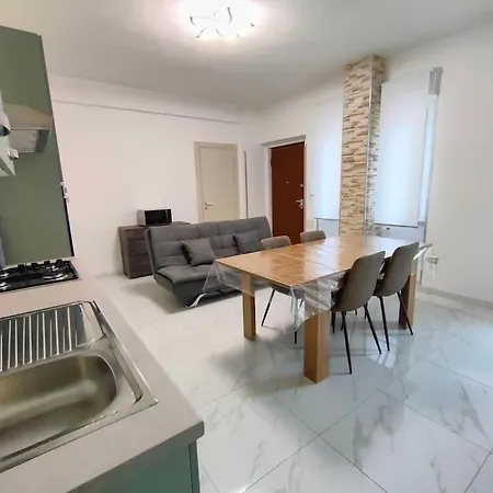 Apartment 4 With 4 Private Bathrooms